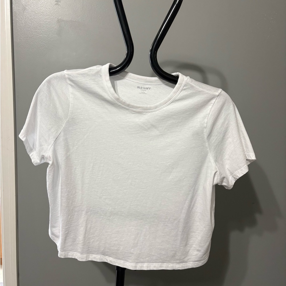 Old Navy White Cropped Tee - Everyday Crew